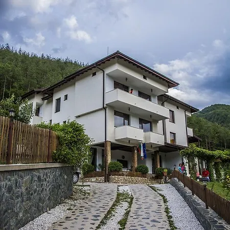 Hotel Izvora *
