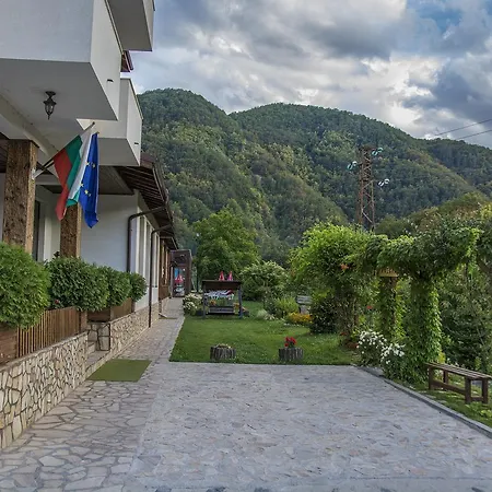 Hotel Izvora *